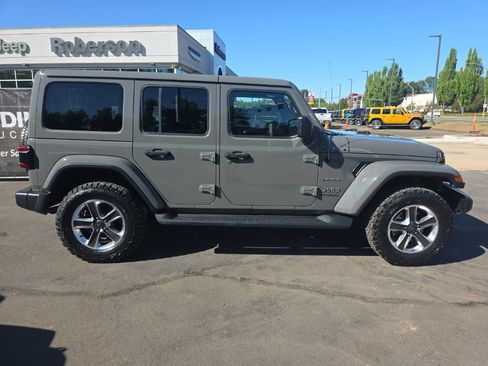 Certified 2020 Jeep Wrangler Unlimited Sahara AWD/4WD image 6