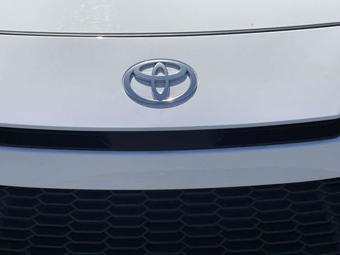 Used 2025 Toyota Camry SE w/ Convenience Package FWD image 6