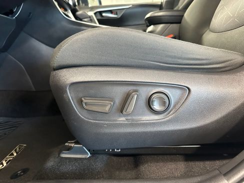 Used 2023 Toyota RAV4 XLE AWD/4WD image 14