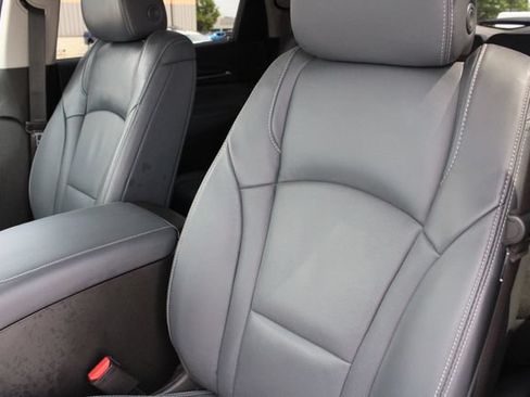 Used 2021 Buick Enclave Premium w/ Sun and Sites Package FWD image 7