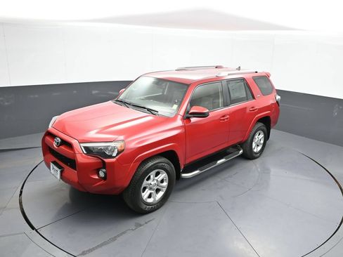 Used 2016 Toyota 4Runner SR5 AWD/4WD image 32