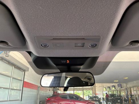 Used 2025 Nissan Kicks SV FWD image 12