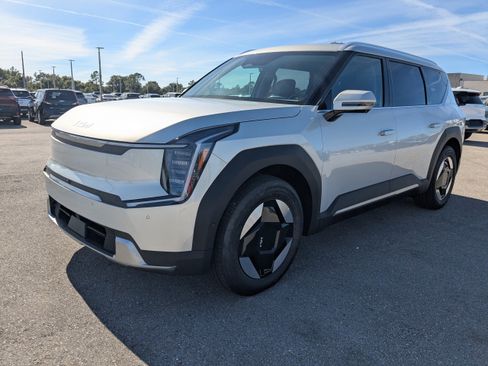 New 2026 Kia EV9 Wind image 9