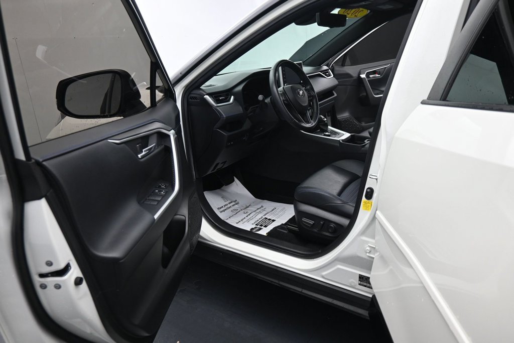 Used 2020 Toyota RAV4 XSE w/ All Weather Liner Package AWD/4WD image 17