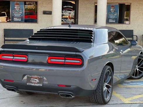 Used 2018 Dodge Challenger R/T Scat Pack image 2