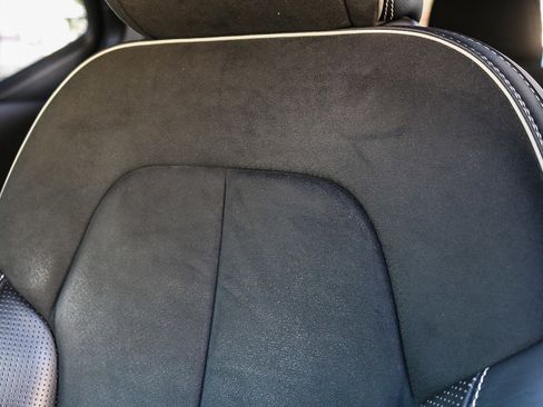 Used 2021 Volvo XC40 P8 Recharge w/ Advanced Package image 24