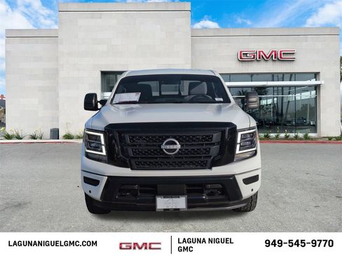Used 2024 Nissan Titan SV w/ SV Convenience Package image 2