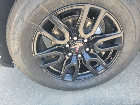 Used 2023 GMC Sierra 1500 Elevation AWD/4WD image 4