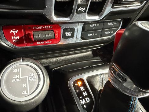 Used 2023 Jeep Wrangler Unlimited Rubicon 4xe AWD/4WD image 31
