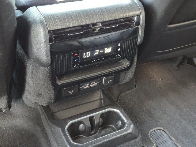 Certified 2024 Jeep Wagoneer Series II AWD/4WD image 30
