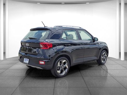 Certified 2026 Hyundai Venue SEL FWD image 6