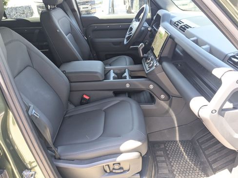 Certified 2026 Land Rover Defender 110 S AWD/4WD image 34