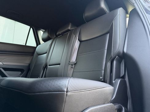 Used 2021 Volkswagen Atlas Cross Sport SE image 9