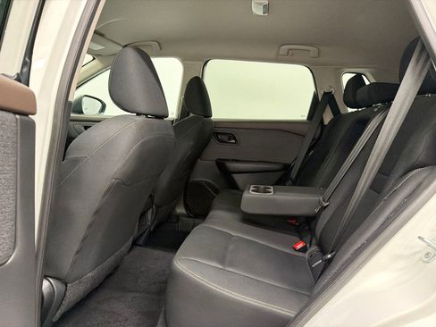 Used 2023 Nissan Rogue S AWD/4WD image 19