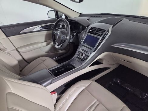 Used 2019 Lincoln MKZ Premiere FWD image 32