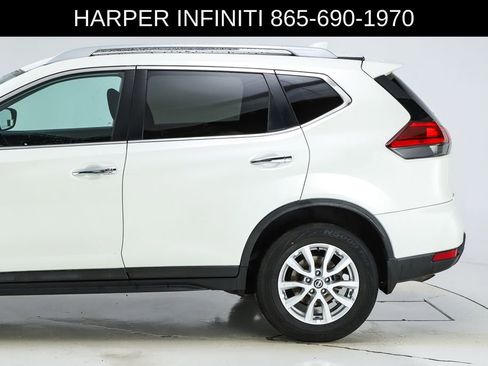 Used 2017 Nissan Rogue SV AWD/4WD image 4