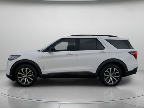 New 2026 Ford Explorer ST-Line image 15