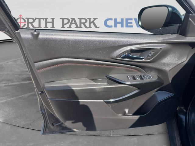 Used 2025 Chevrolet Trax RS w/ Driver Confidence Package FWD image 10