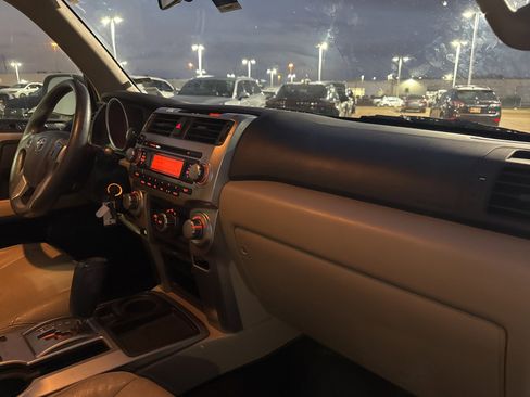 Used 2013 Toyota 4Runner SR5 image 22