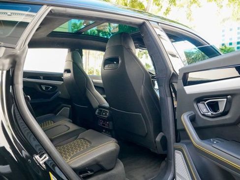 Used 2022 Lamborghini Urus image 84