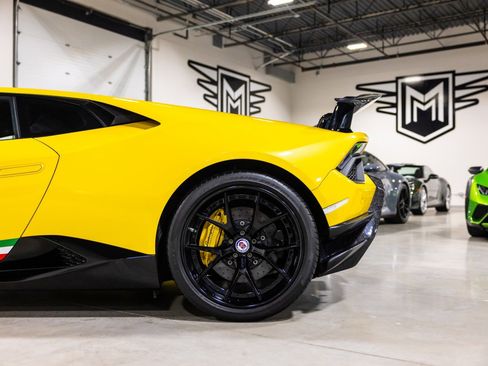 Used 2018 Lamborghini Huracan Performante image 20