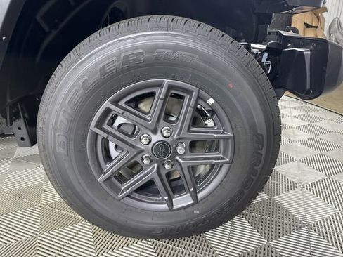 New 2025 Jeep Gladiator Sport image 6