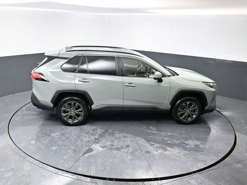 Used 2023 Toyota RAV4 XLE Premium image 42