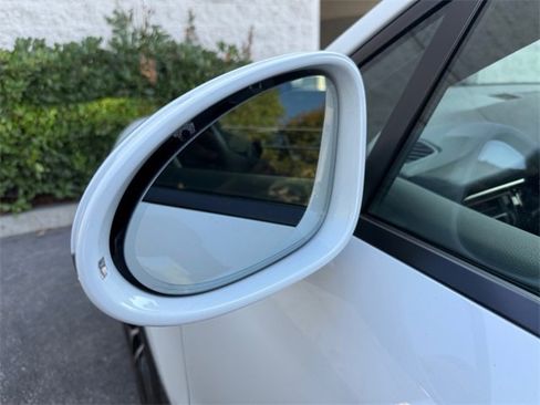 Used 2023 Porsche Macan image 28