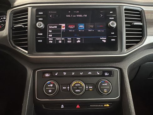 Used 2020 Volkswagen Atlas SE w/ Towing Package AWD/4WD image 14