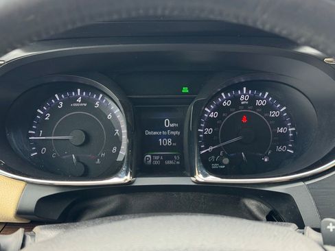 Used 2014 Toyota Avalon Limited image 39