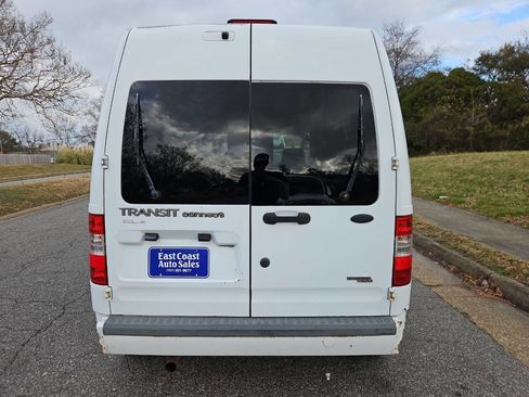 Used 2010 Ford Transit Connect XLT image 5