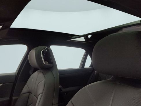 Used 2026 BMW 750e xDrive image 12