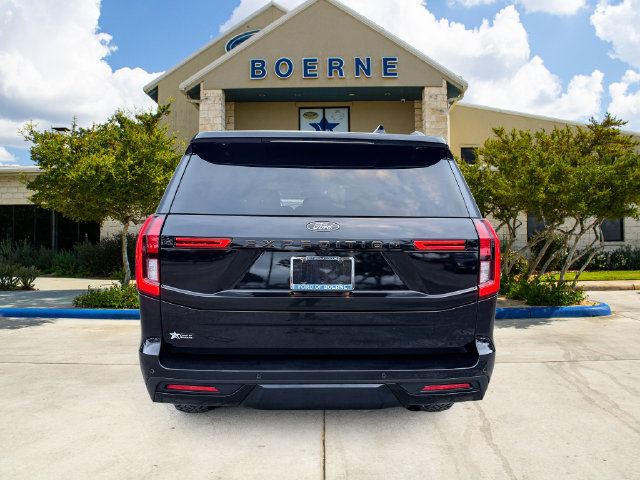 Used 2025 Ford Expedition Tremor AWD/4WD image 4