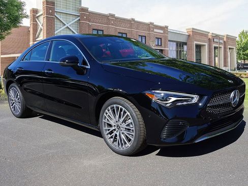 Used 2025 Mercedes-Benz CLA 250 4MATIC image 3