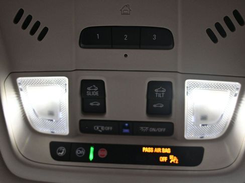 Used 2021 GMC Acadia Denali w/ Denali Ultimate Package image 38