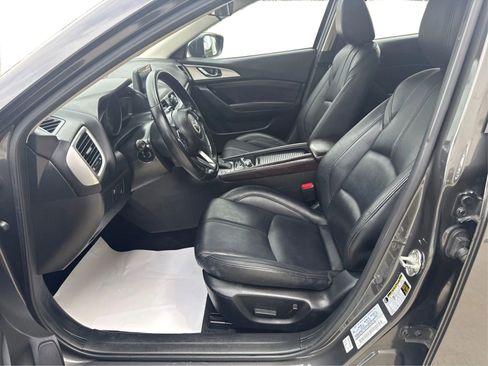 Used 2017 MAZDA MAZDA3 Touring FWD image 9