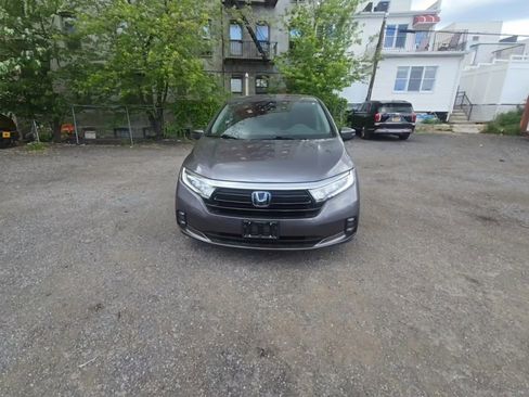 Used 2023 Honda Odyssey EX-L image 2