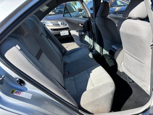Used 2014 Toyota Camry LE image 9
