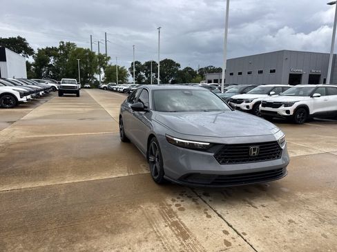 Used 2024 Honda Accord Sport image 17