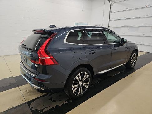 Used 2022 Volvo XC60 T8 Inscription w/ Advanced Package AWD/4WD image 2