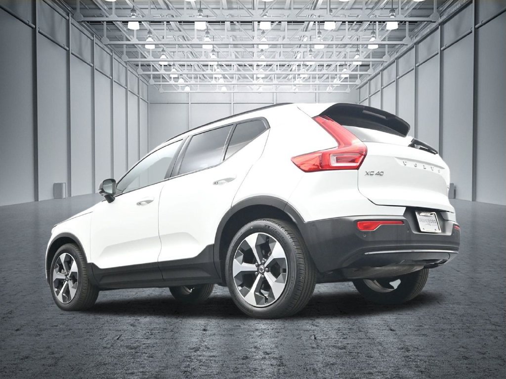 Used 2023 Volvo XC40 B4 Ultimate FWD image 36