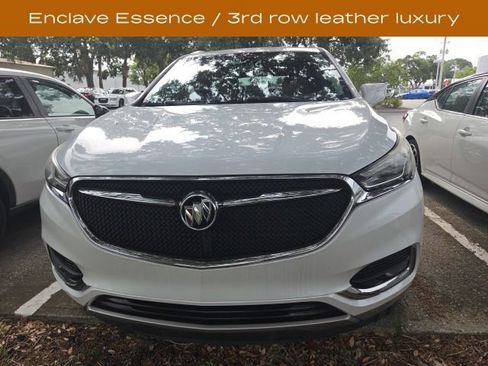Used 2019 Buick Enclave Essence w/ LPO, Luxury Package FWD image 16