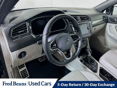 Used 2023 Volkswagen Tiguan SE R-Line image 10