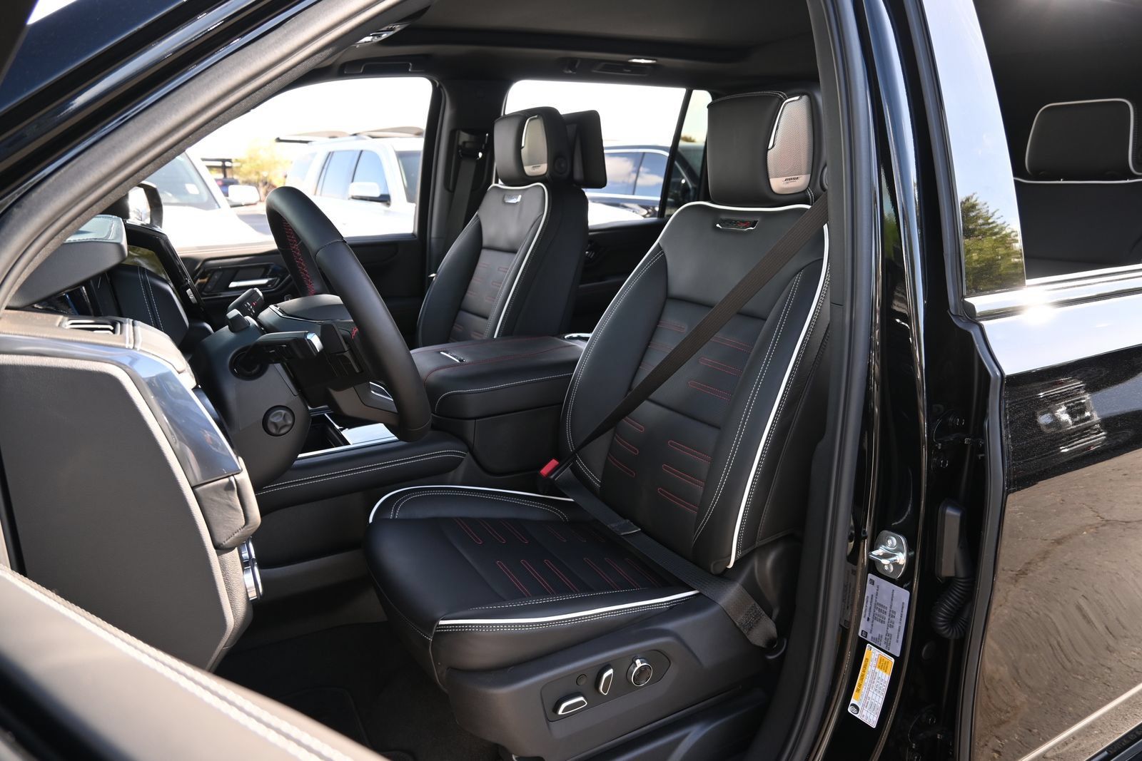 Used 2026 GMC Yukon XL AT4 Ultimate AWD/4WD image 18