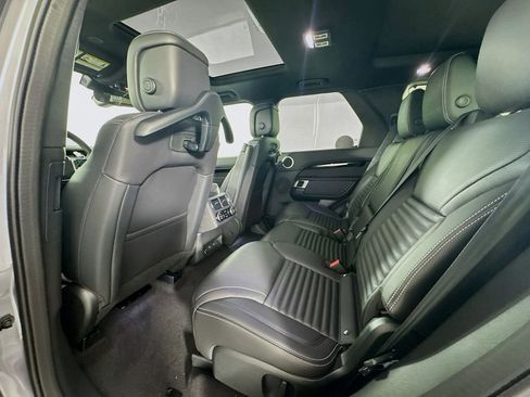 New 2025 Land Rover Discovery S image 24