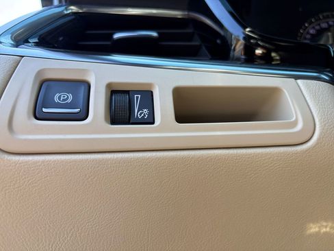 Used 2019 Cadillac XT5 FWD image 5