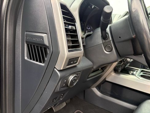 Used 2022 Ford F350 Platinum w/ Tremor Off-Road Package AWD/4WD image 17