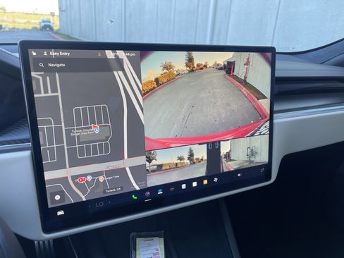 Used 2021 Tesla Model S Plaid image 30