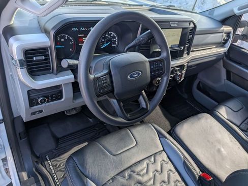 Used 2025 Ford F450 XLT w/ FX4 Off-Road Package image 19
