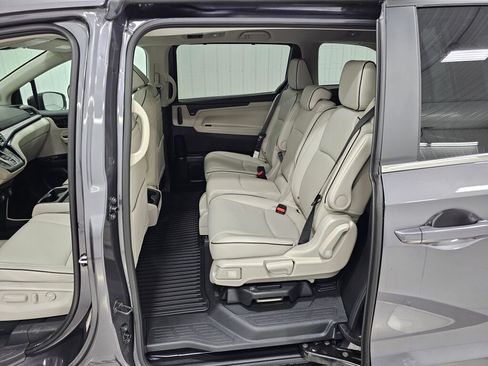New 2026 Honda Odyssey Touring image 3